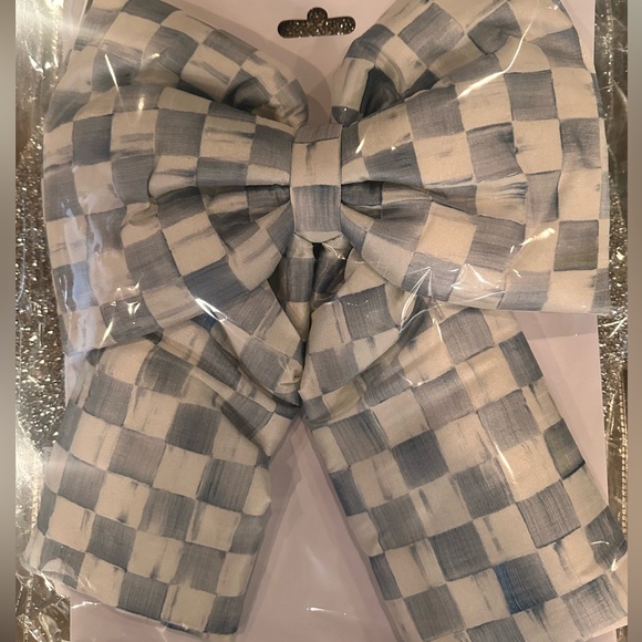 Mackenzie-Childs 🌟 Sterling Check Large Plush Bow 🎊 - Picture 4 of 11